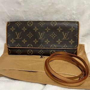 **sold** Louis Vuitton Pochette Twin GM Monogram in very good condition.